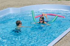 Piscina all’aperto in giardino