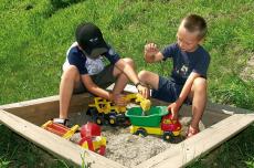 Box sabbia con giocattoli